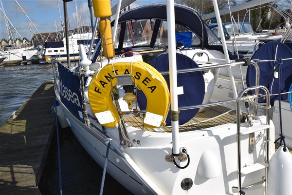 2005 Jeanneau Sun Odyssey 40.3 — Fantasea broker photograph 3