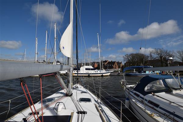 2005 Jeanneau Sun Odyssey 40.3 — Fantasea broker photograph 6